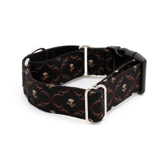 Nocturne Flowers Collar